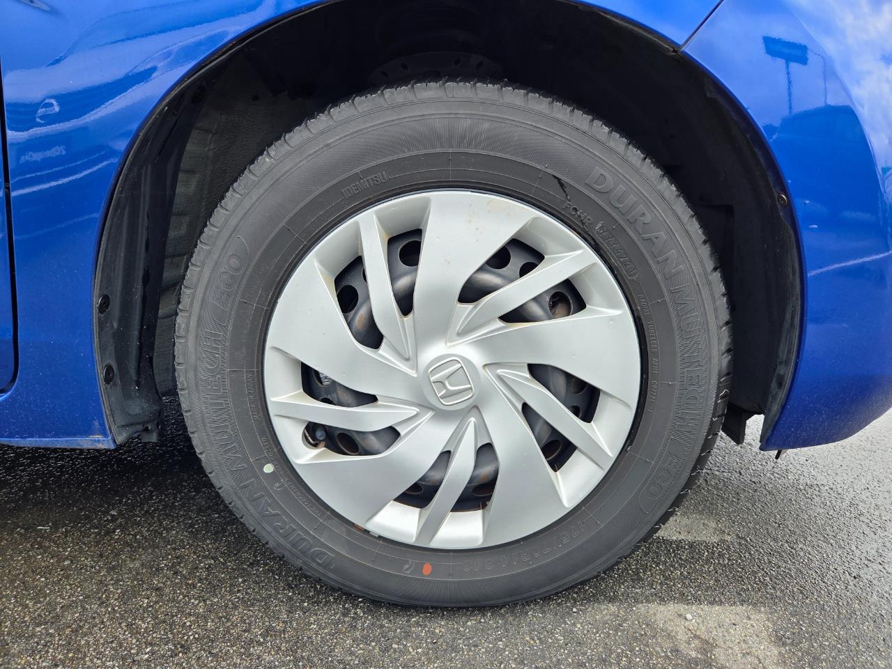 2014 Honda Fit Jazz New Shape Hatchback LOW KMS + PUSH BUTTON START + REVERSING CAMERA