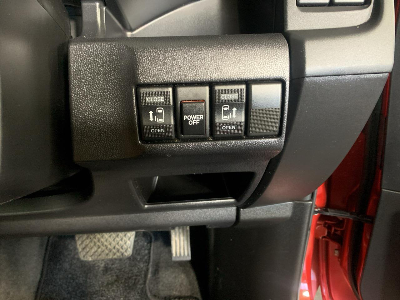 2016 Mazda Premacy 20C- SKYACTIVE People Mover REVERSING CAMERA + PADDLE SHIFT + CRUISE CONTROL