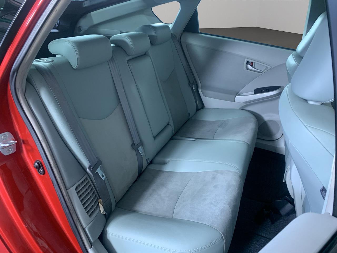 2014 Toyota Prius G Hatchback GREAT SPACE + PUSH SRART + REVESING CAMERA