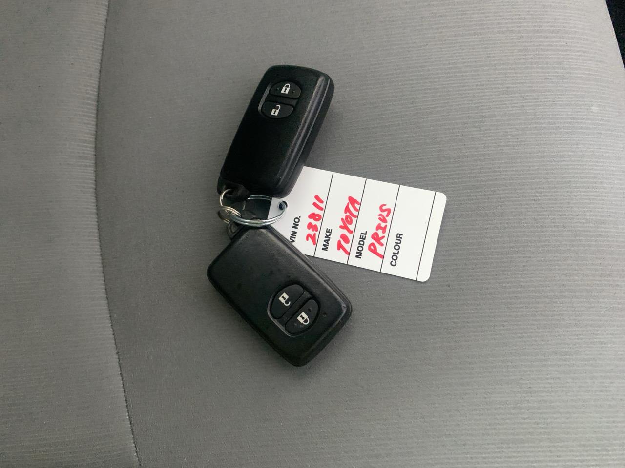 2014 Toyota Prius G Hatchback GREAT SPACE + PUSH SRART + REVESING CAMERA