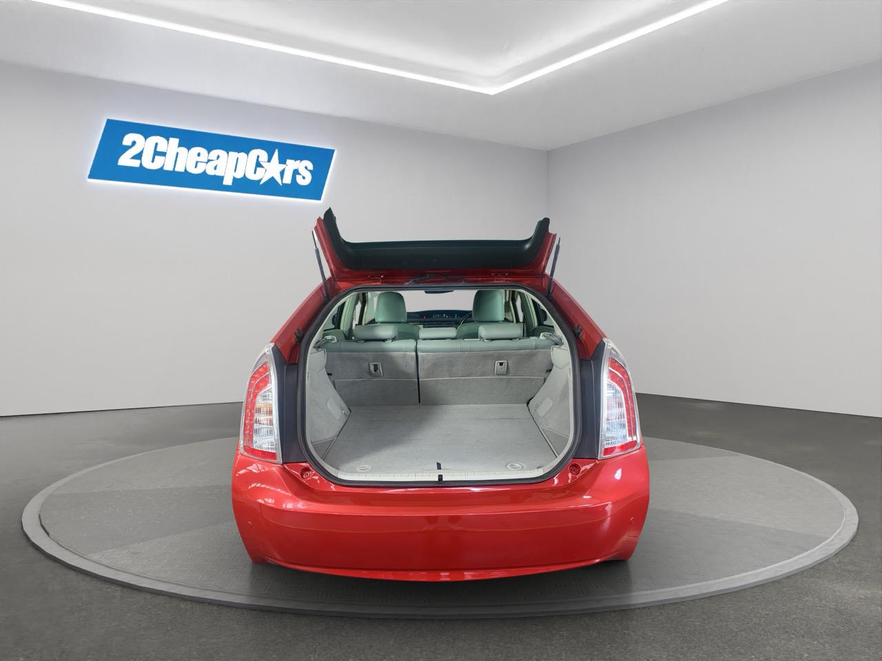 2014 Toyota Prius G Hatchback GREAT SPACE + PUSH SRART + REVESING CAMERA