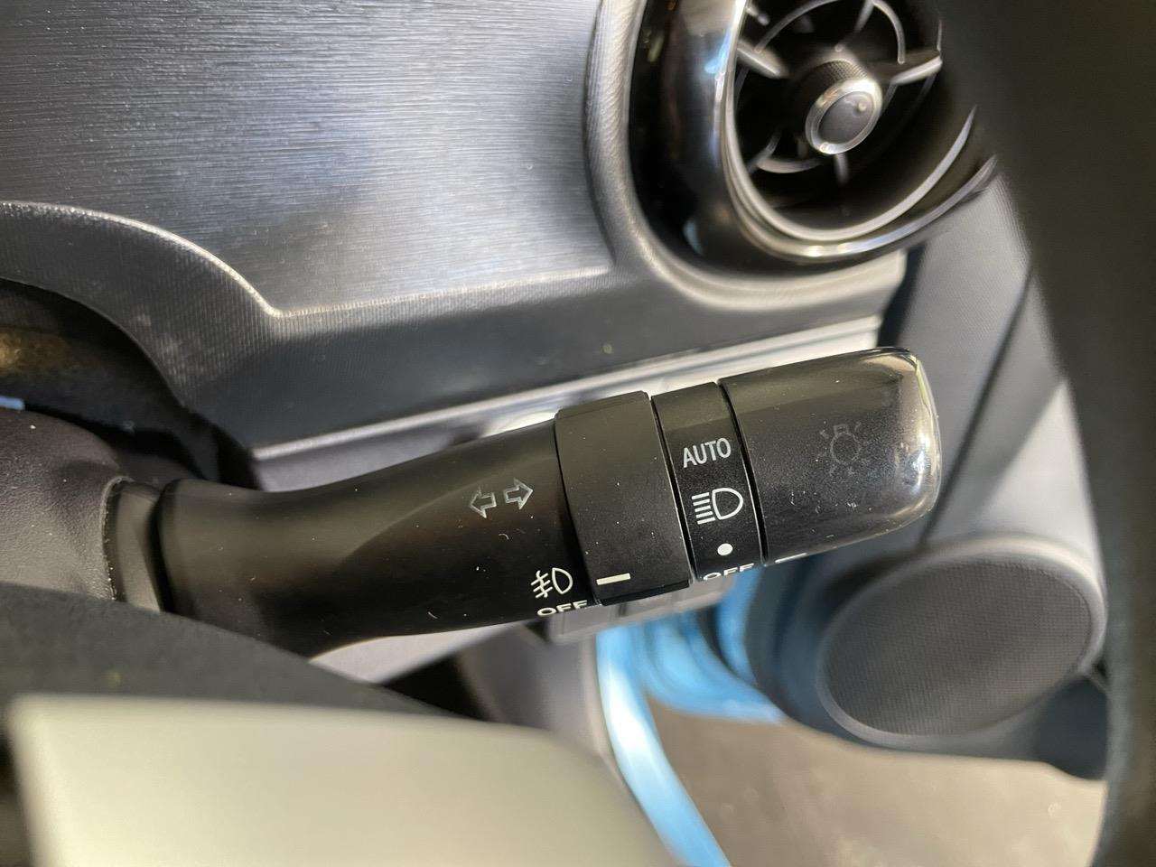 2015 Toyota Aqua Facelift Model S Hatchback REVERSING CAMERA + PARKING SENSORS + AUTO LIGHTS