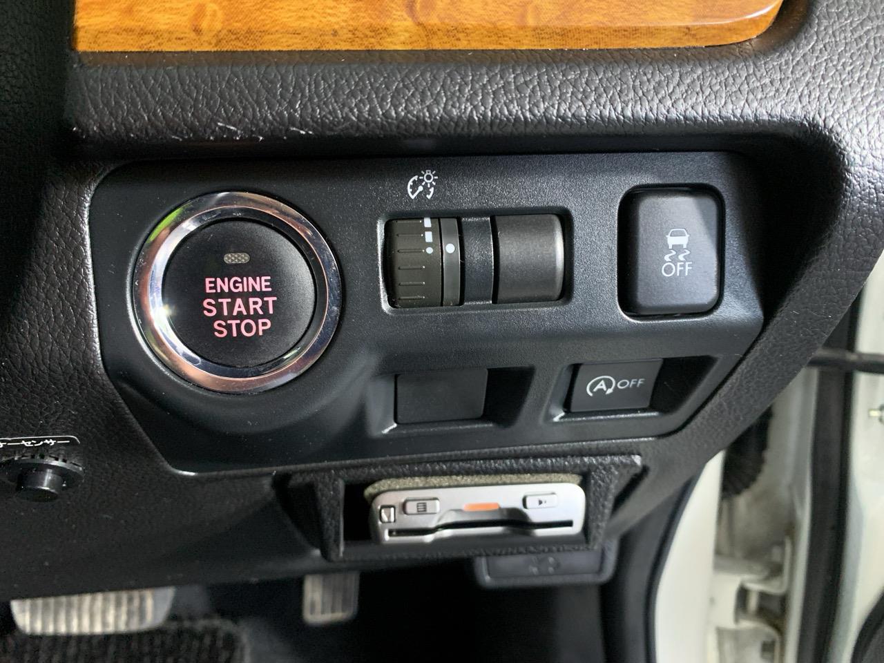 2013 Subaru Impreza Sport Eyesight 2.0 AWD Hatchback AWD + CRUISE CONTROL + POWER ADJUSTMENT SEATS 