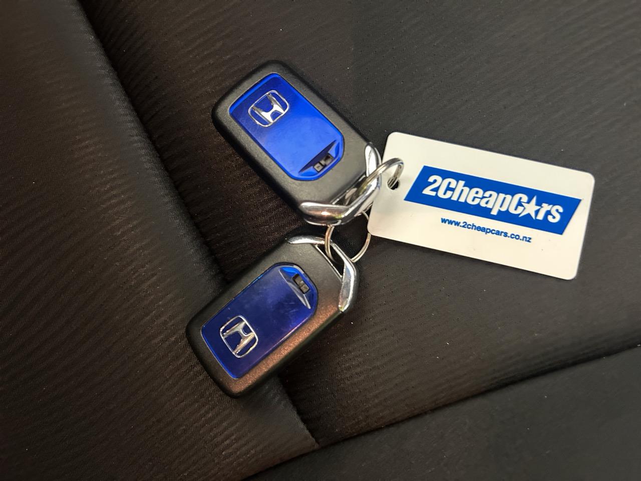 2015 Honda Grace Hybrid DX Sedan REVERSING CAMERA + SMART KEY + LOW KM