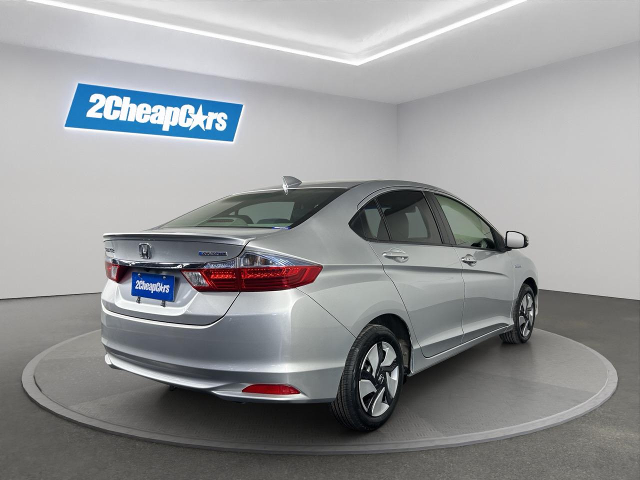 2015 Honda Grace Hybrid DX Sedan REVERSING CAMERA + SMART KEY + LOW KM