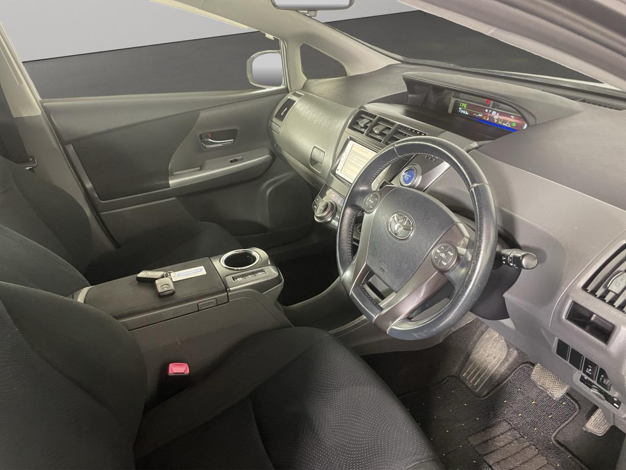 2014 Toyota Prius Alpha S Station Wagon REVERSING CAMERA + AUTO LIGHTS + PUSH START