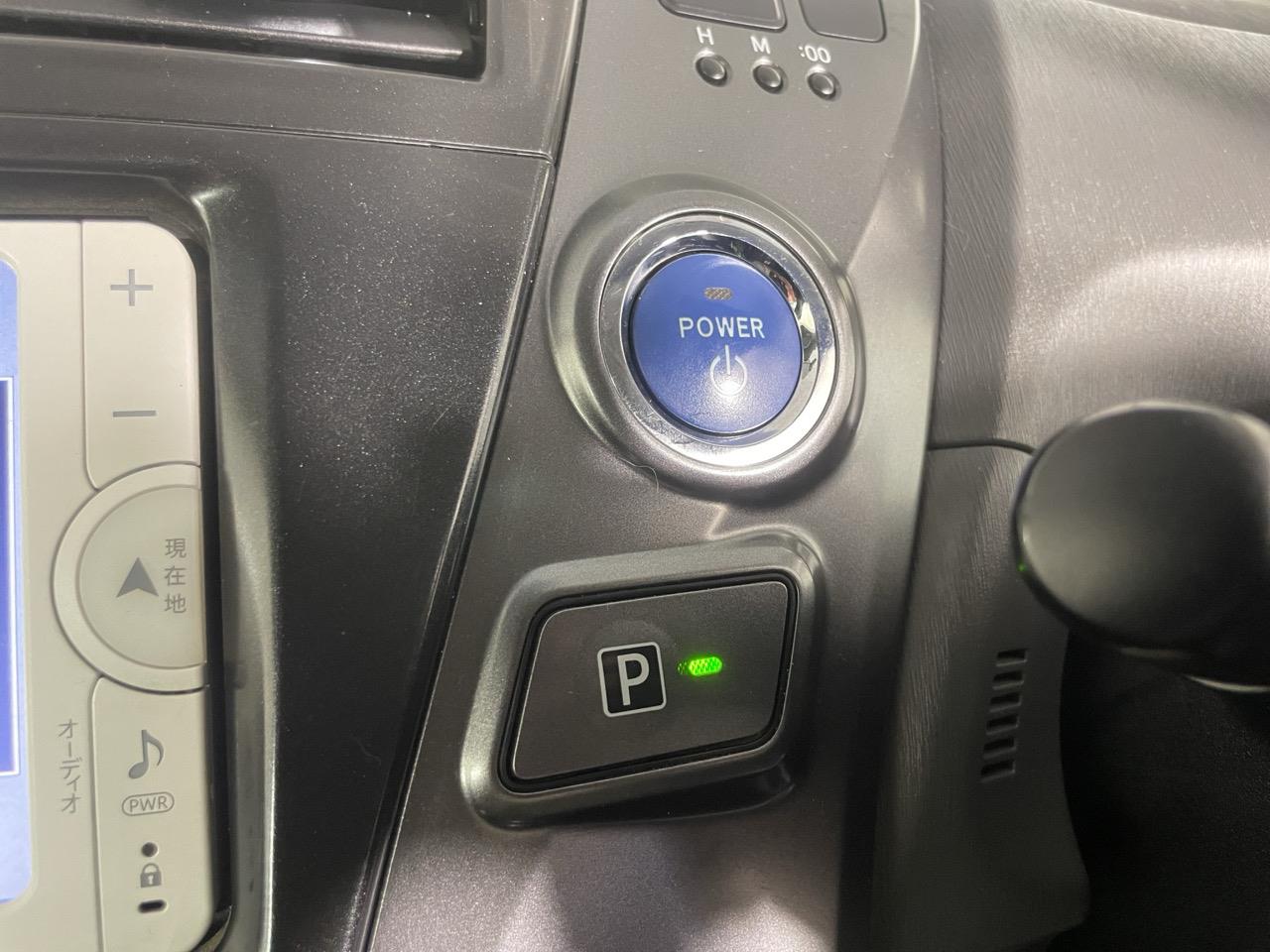 2014 Toyota Prius Alpha S Station Wagon REVERSING CAMERA + AUTO LIGHTS + PUSH START