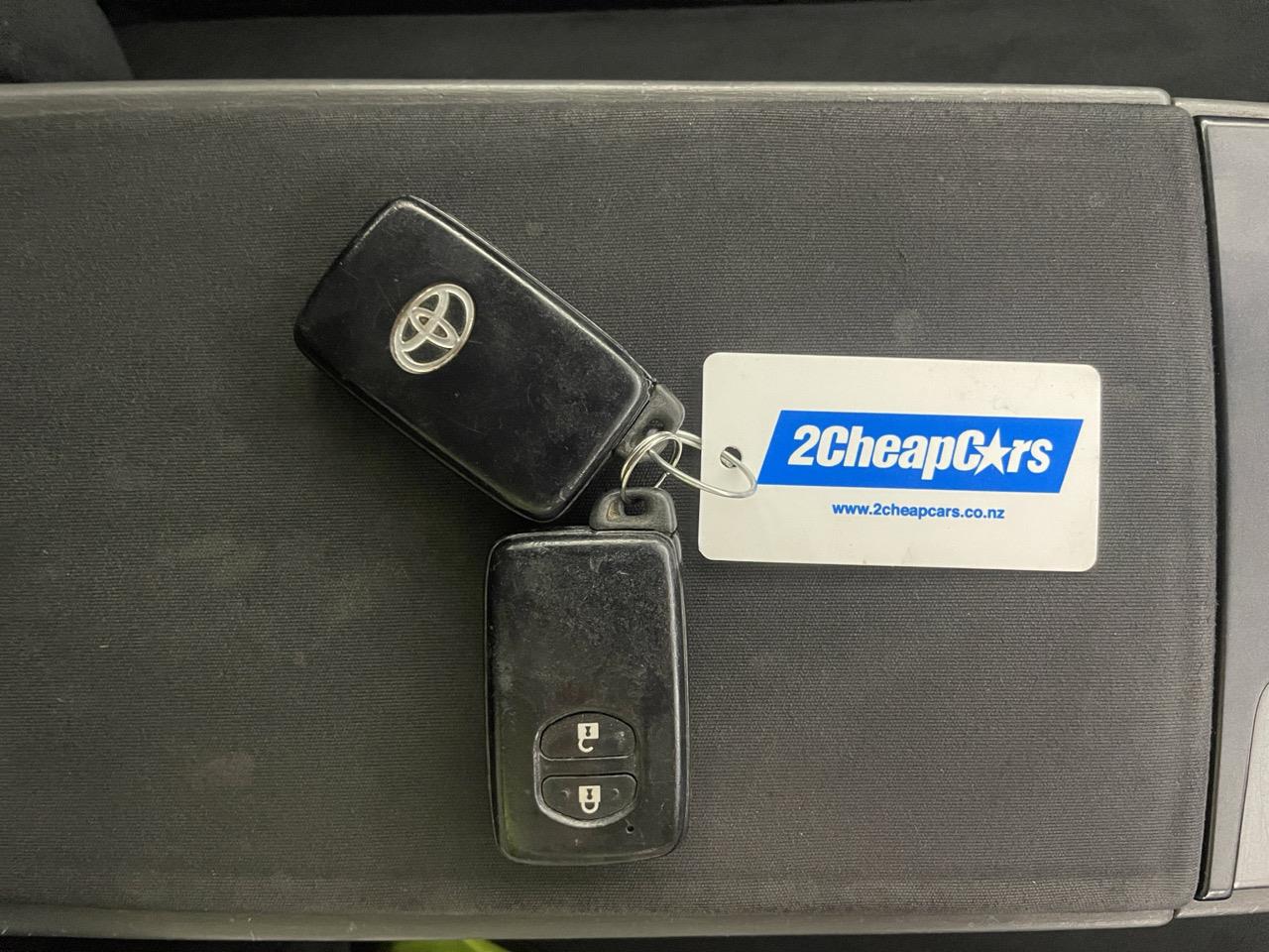 2014 Toyota Prius Alpha S Station Wagon REVERSING CAMERA + AUTO LIGHTS + PUSH START