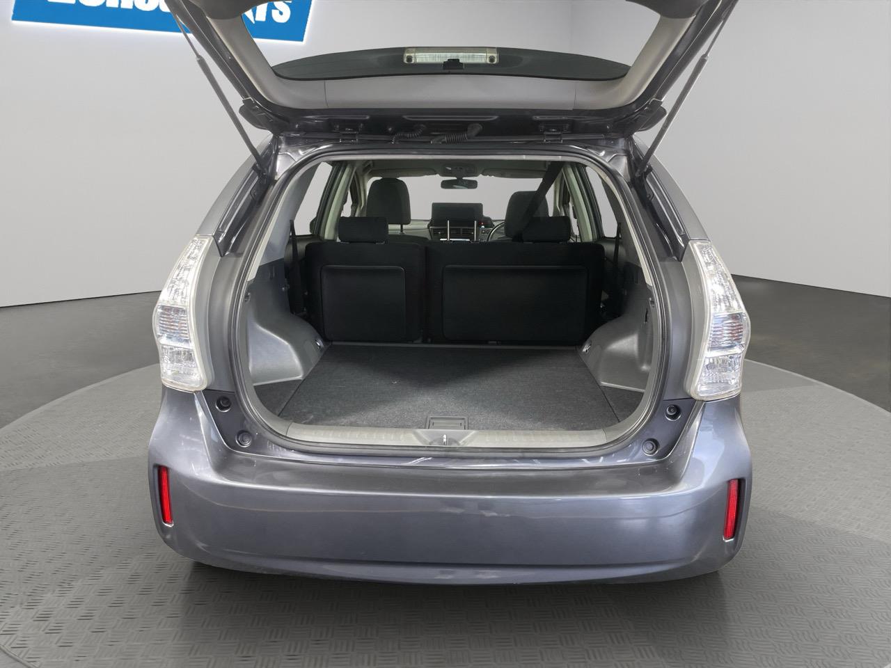 2014 Toyota Prius Alpha S Station Wagon REVERSING CAMERA + AUTO LIGHTS + PUSH START