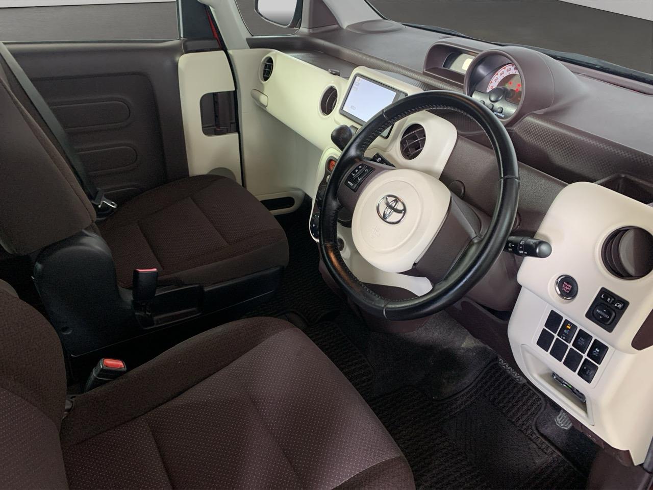 2013 Toyota Porte G Hatchback REVERSING CAMERA + POWER SLIDING DOOR