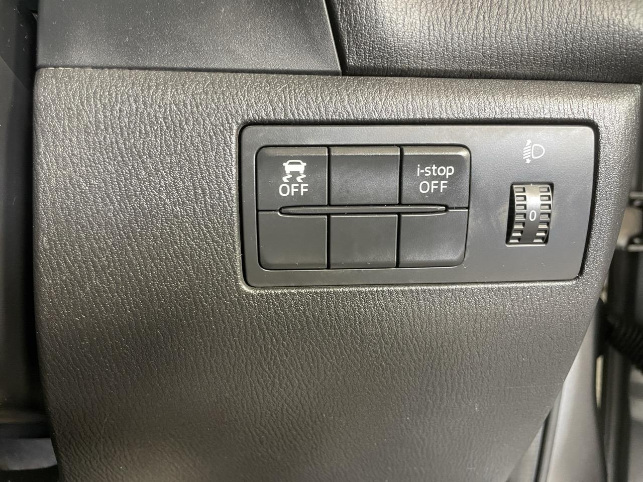 2015 Mazda Axela 3 Late Shape 1.5 Hatchback REVERSING CAMERA + PUSH SRART + GREAT SPACE