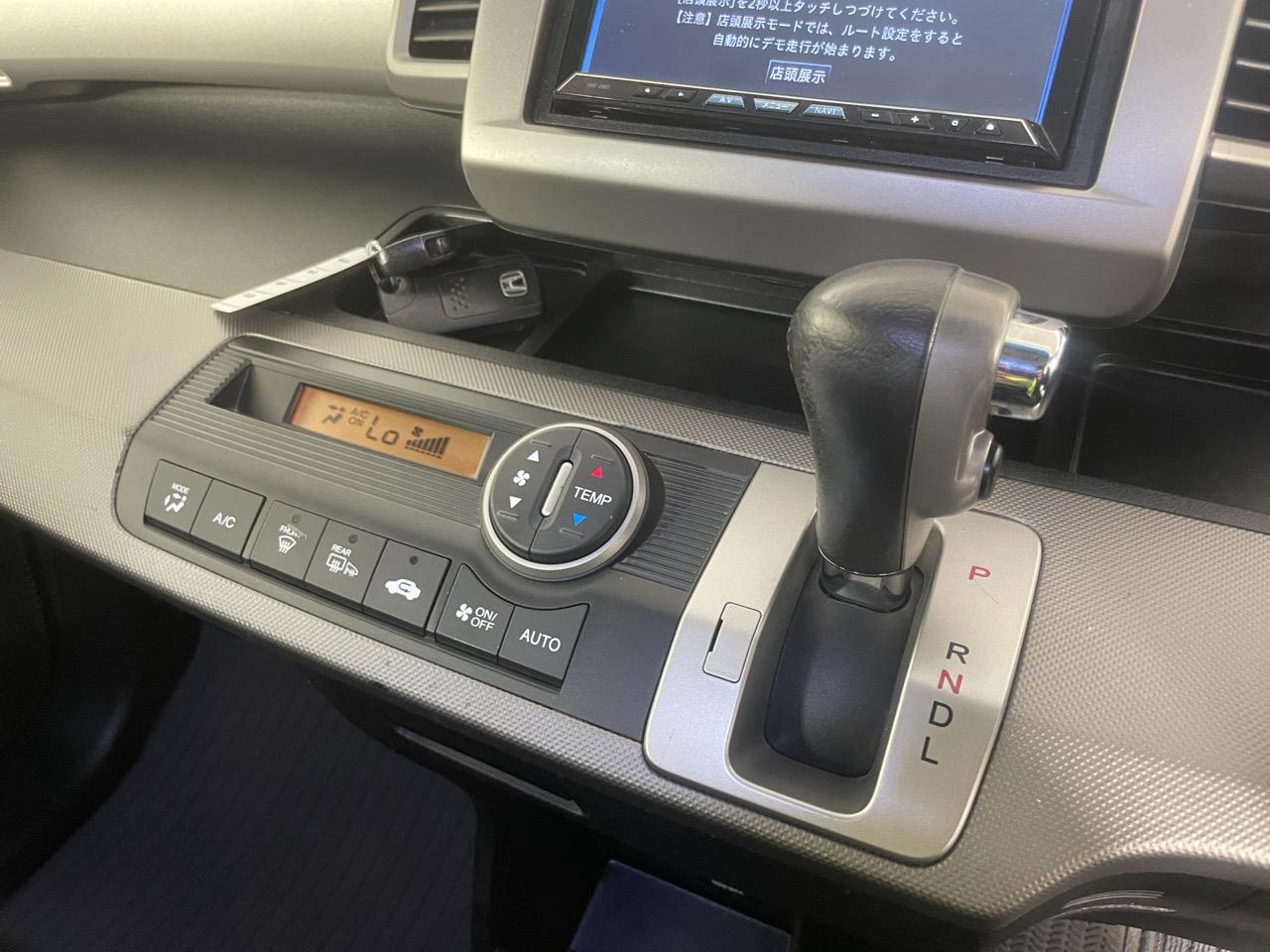 2012 Honda Freed Hybrid People Mover REVERSING CAMERA + AUTO LIGHTS + CRUISE CONTROL