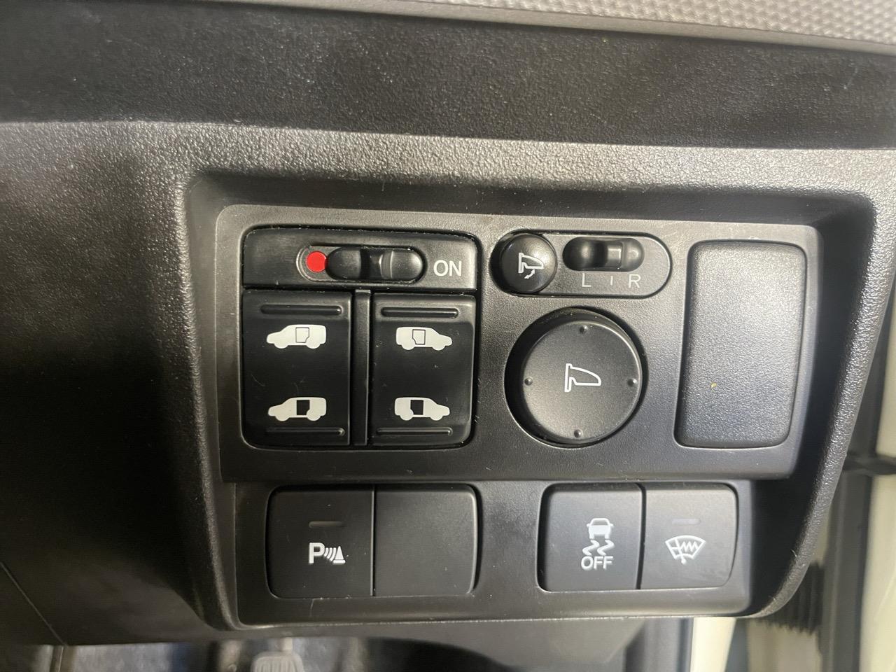 2012 Honda Freed Hybrid People Mover REVERSING CAMERA + AUTO LIGHTS + CRUISE CONTROL