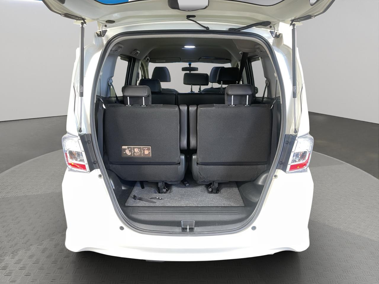 2012 Honda Freed Hybrid People Mover REVERSING CAMERA + AUTO LIGHTS + CRUISE CONTROL