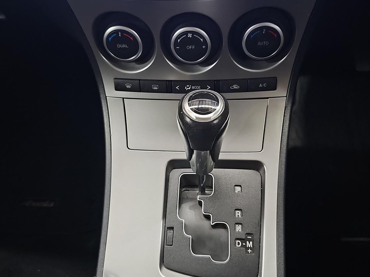 2012 Mazda Axela 3 1.5S Hatchback SMART KEY + CRUISE CONTROL