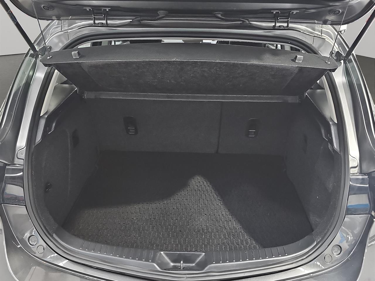 2012 Mazda Axela 3 1.5S Hatchback SMART KEY + CRUISE CONTROL