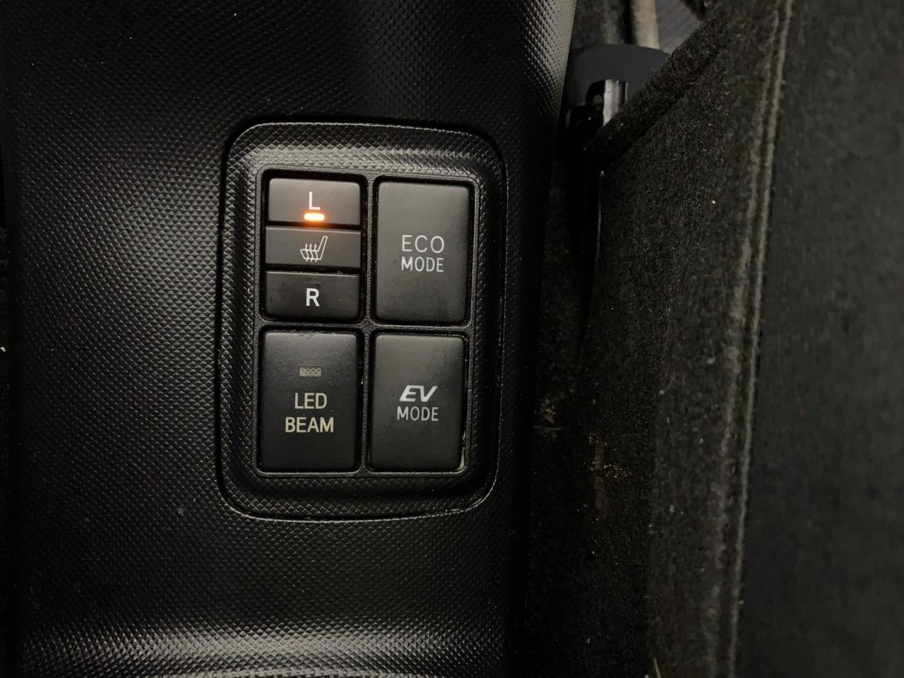 2014 Toyota Aqua G G's Hatchback HEATED SEATS + PUSH BUTTON START + AUTO LIGHTS