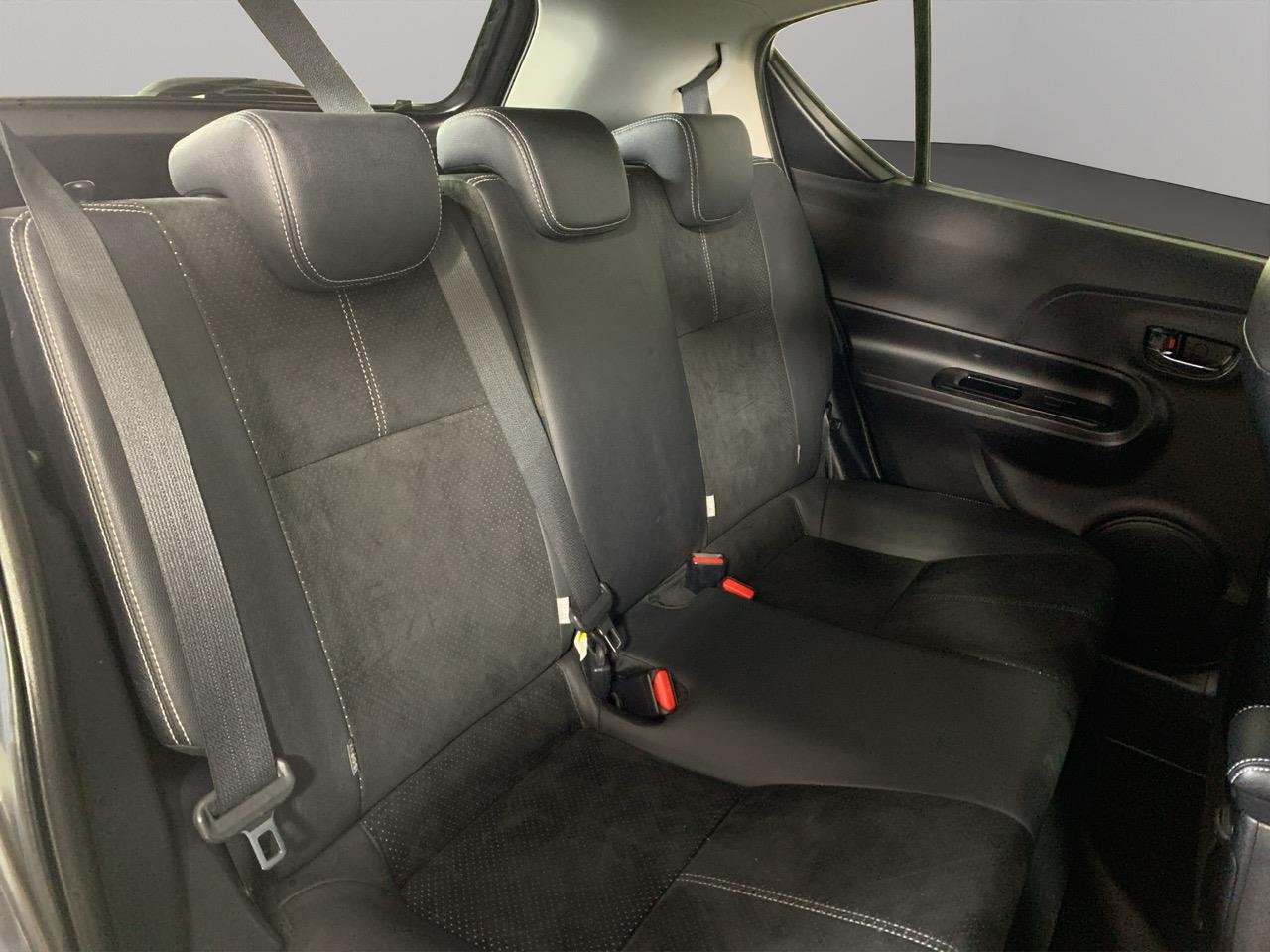 2014 Toyota Aqua G G's Hatchback HEATED SEATS + PUSH BUTTON START + AUTO LIGHTS