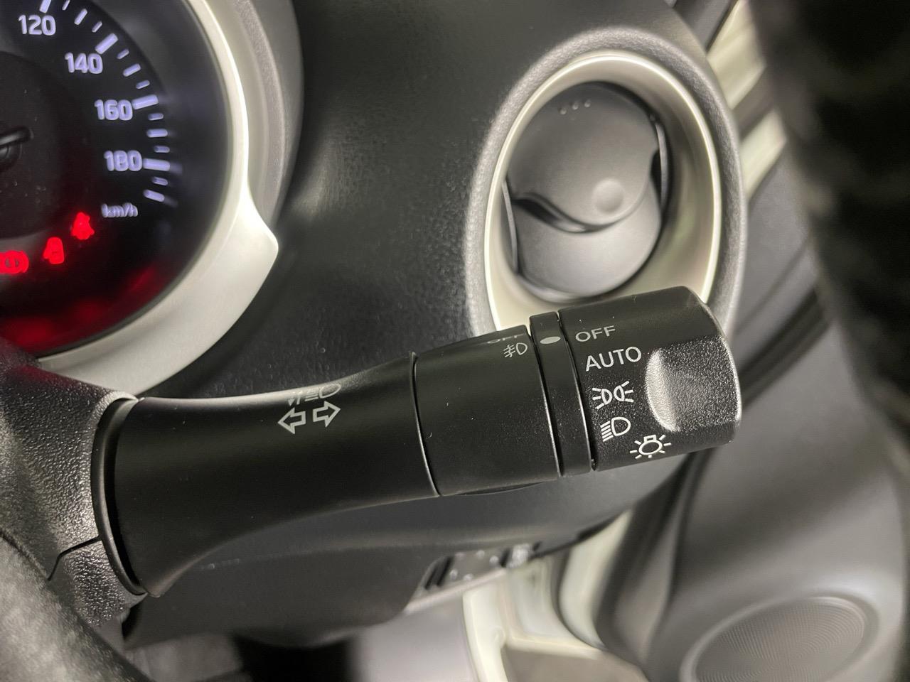 2015 Nissan Juke 15 RX TYPE V RV/SUV REVERSING CAMERA + AUTO LIGHTS + PUSH START