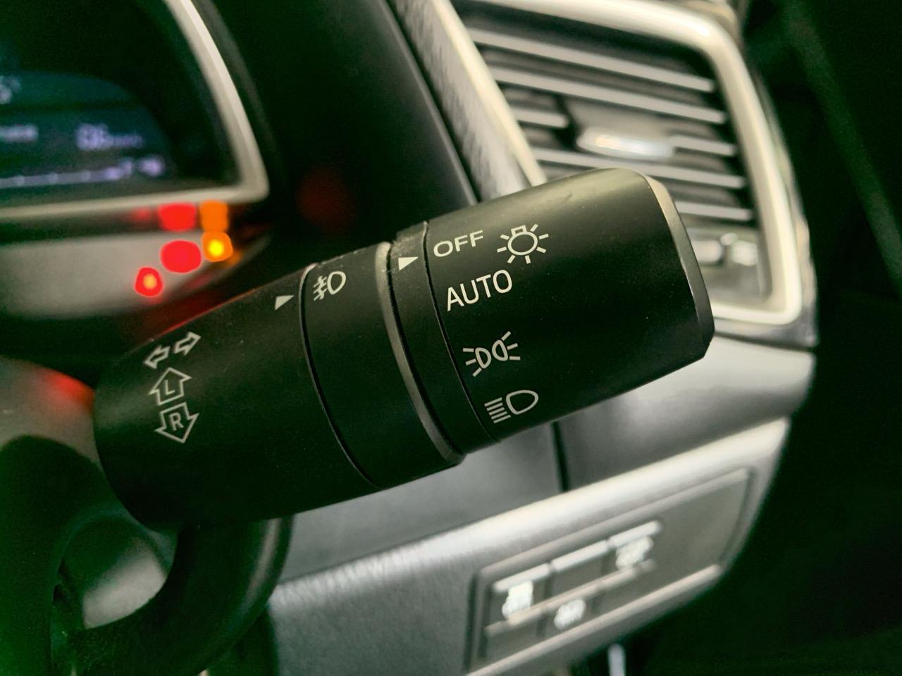 2014 Mazda Axela 3 2.0L Sport Late Shape Hatchback REVERSING CAMERA + PUSH BUTTON START + AUTO LIGHTS