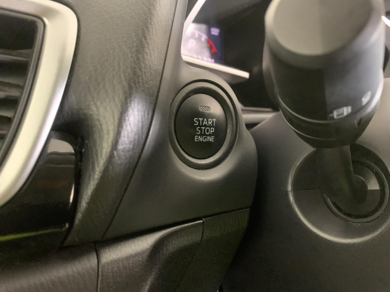 2014 Mazda Axela 3 2.0L Sport Late Shape Hatchback REVERSING CAMERA + PUSH BUTTON START + AUTO LIGHTS