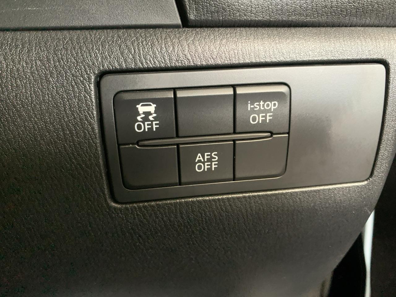 2014 Mazda Axela 3 2.0L Sport Late Shape Hatchback REVERSING CAMERA + PUSH BUTTON START + AUTO LIGHTS