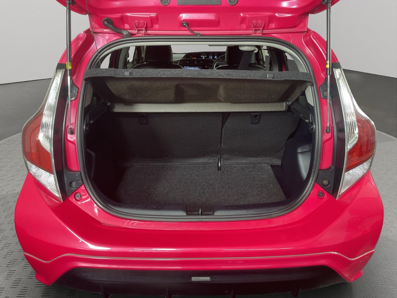 2015 Toyota Aqua Hybrid Gs Hatchback Sporty Body Kit + Reversing Camera