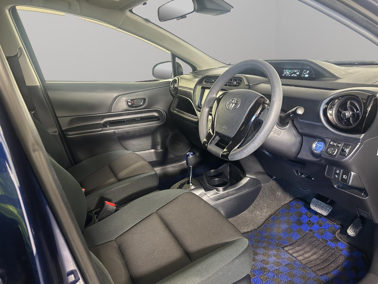 2016 Toyota Aqua Facelift Model S Hatchback SMART KEY + AUTO LIGHTS