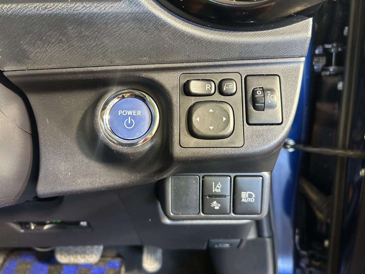 2016 Toyota Aqua Facelift Model S Hatchback SMART KEY + AUTO LIGHTS