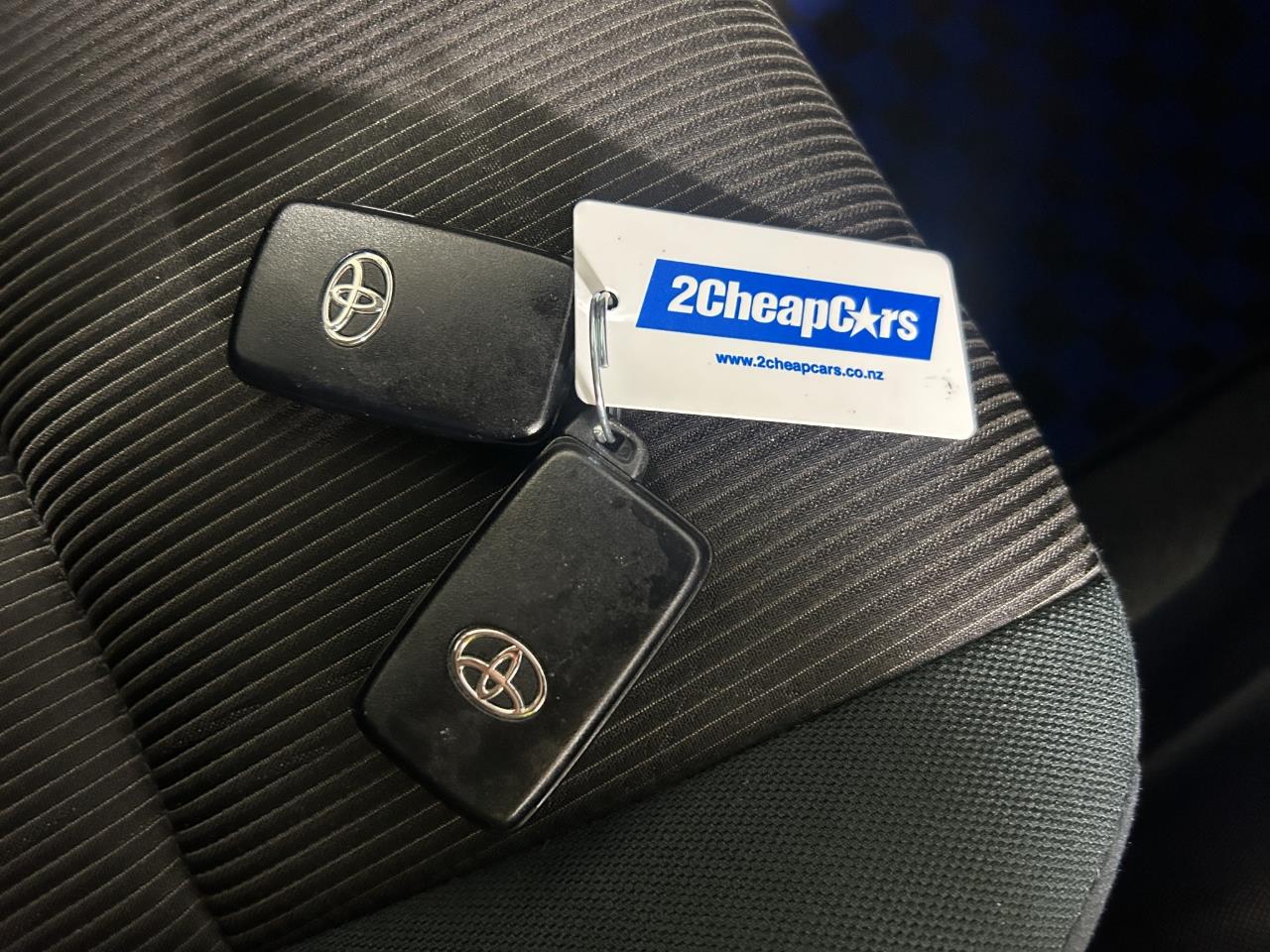 2016 Toyota Aqua Facelift Model S Hatchback SMART KEY + AUTO LIGHTS