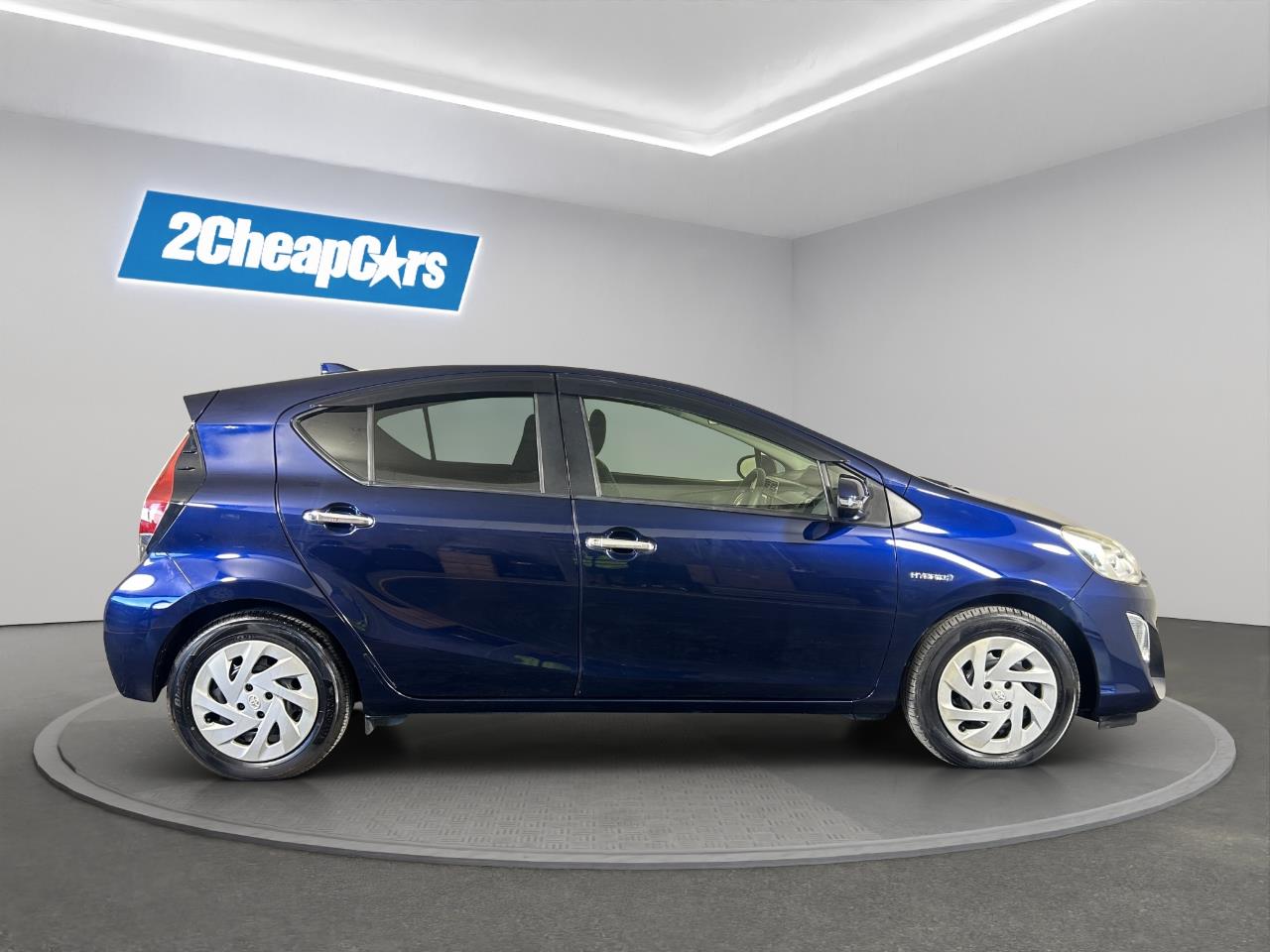 2016 Toyota Aqua Facelift Model S Hatchback SMART KEY + AUTO LIGHTS