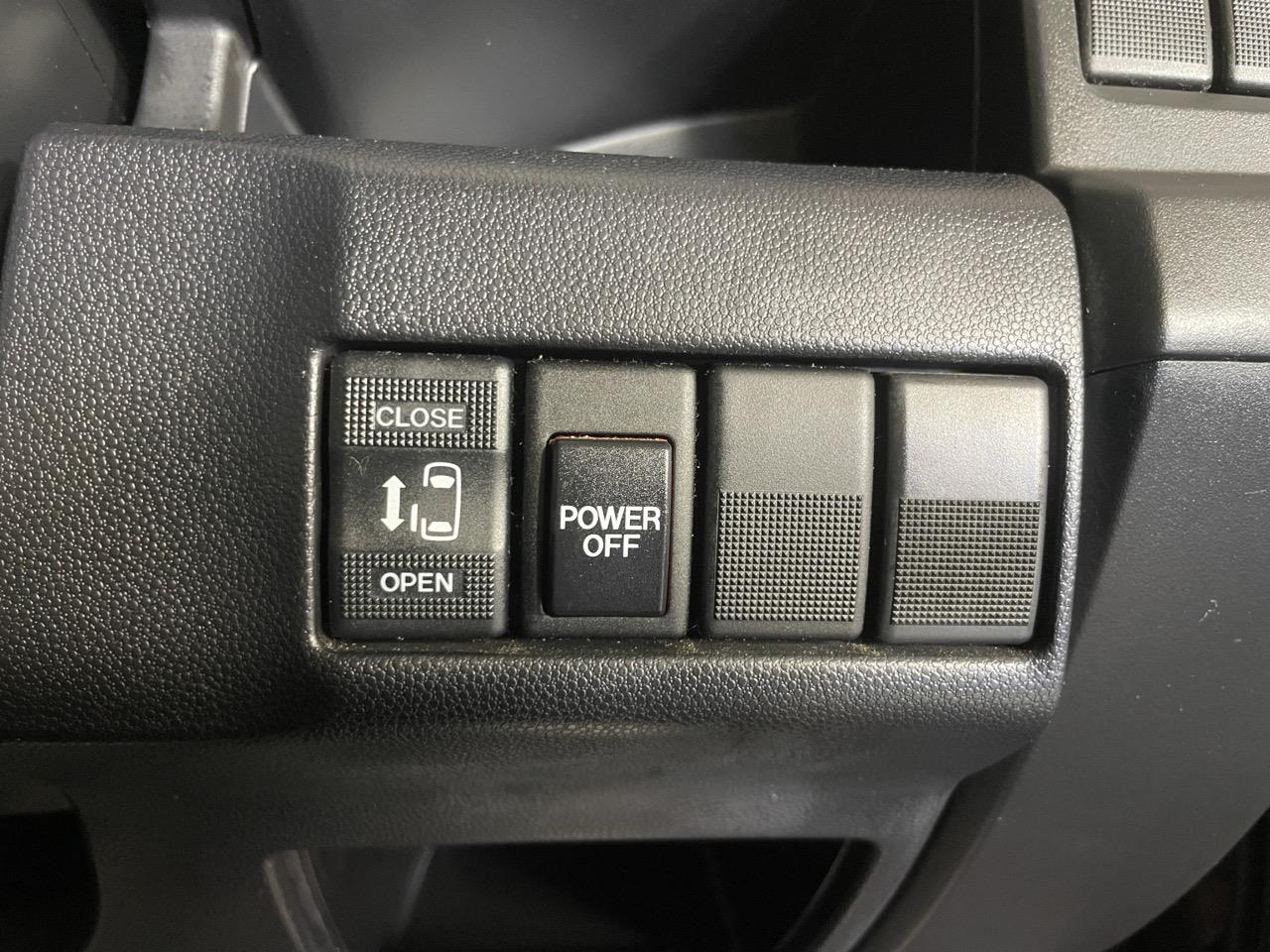 2013 Mazda Premacy 20S SKYACTIVE People Mover LOW KM + ELECTRIC SLIDING DOOR