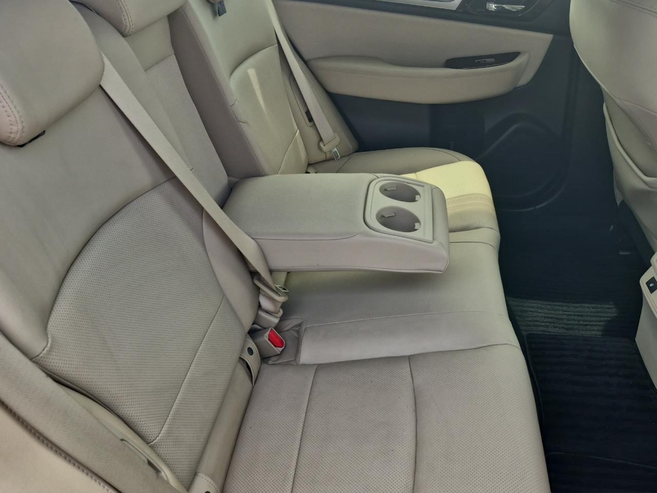 2016 Subaru Outback AWD Eyesight New Shape Station Wagon AWD + CRUISE CONTROL + PADDLE SHIFT + AUTO LIGHTS