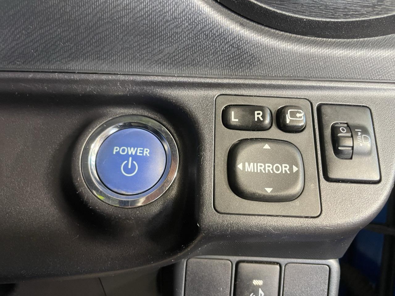 2013 Toyota Aqua G Hatchback LOW KM + AUTO LIGHTS + PUSH START