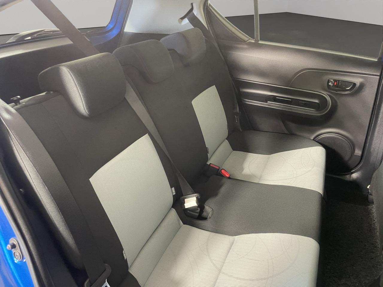 2013 Toyota Aqua G Hatchback LOW KM + AUTO LIGHTS + PUSH START