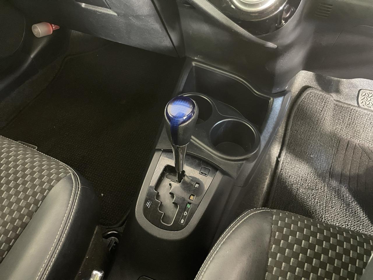 2015 Toyota Aqua X-URBAN Hatchback REVERSING CAMERA + AUTO LIGHTS + PUSH START