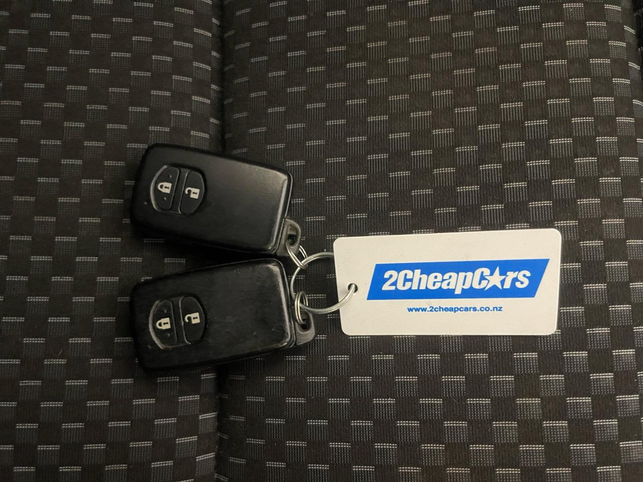 2015 Toyota Aqua X-URBAN Hatchback REVERSING CAMERA + AUTO LIGHTS + PUSH START