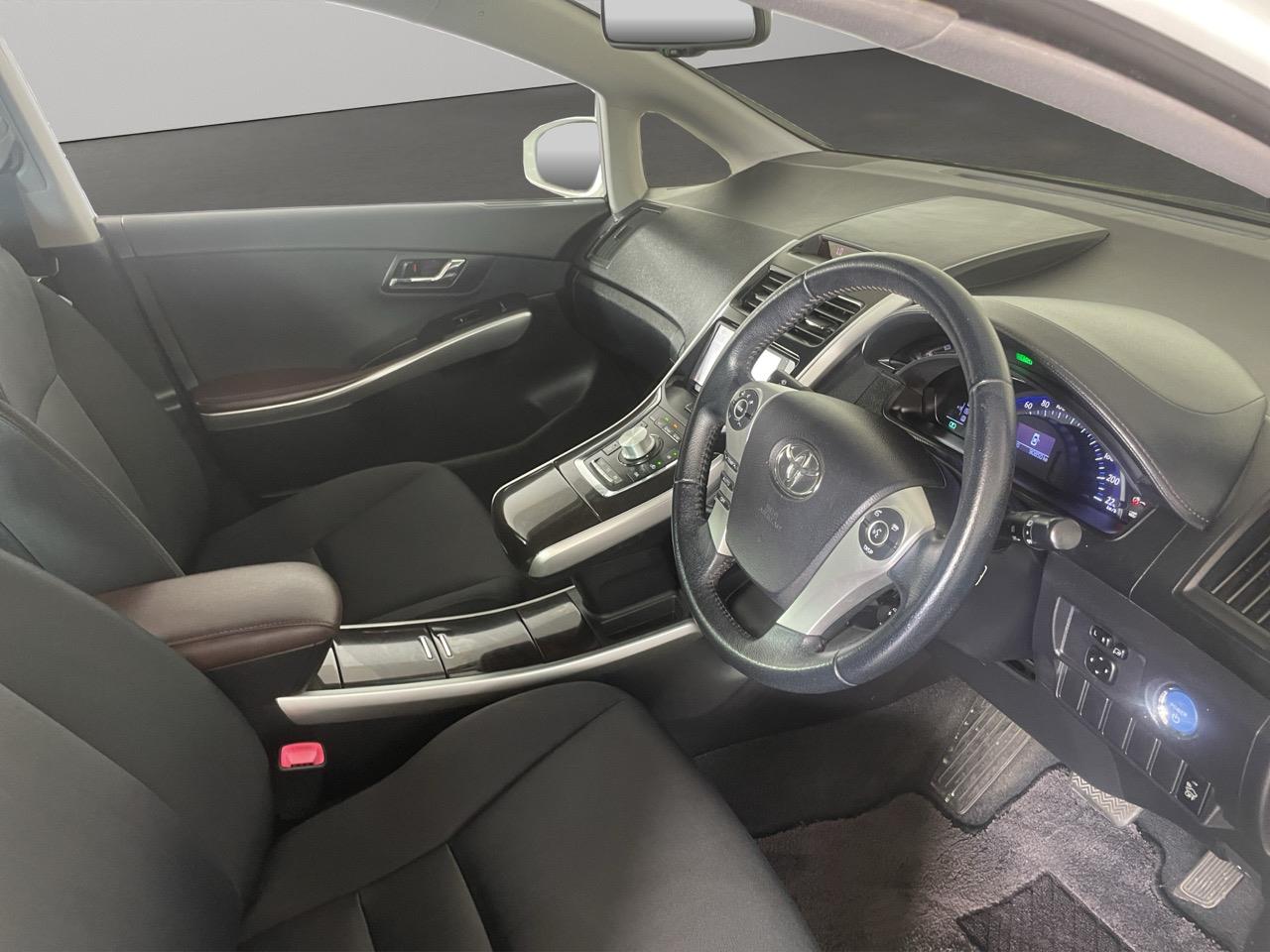 2014 Toyota SAI Hybrid Sedan REVERSING CAMERA + PARKING SENSORS