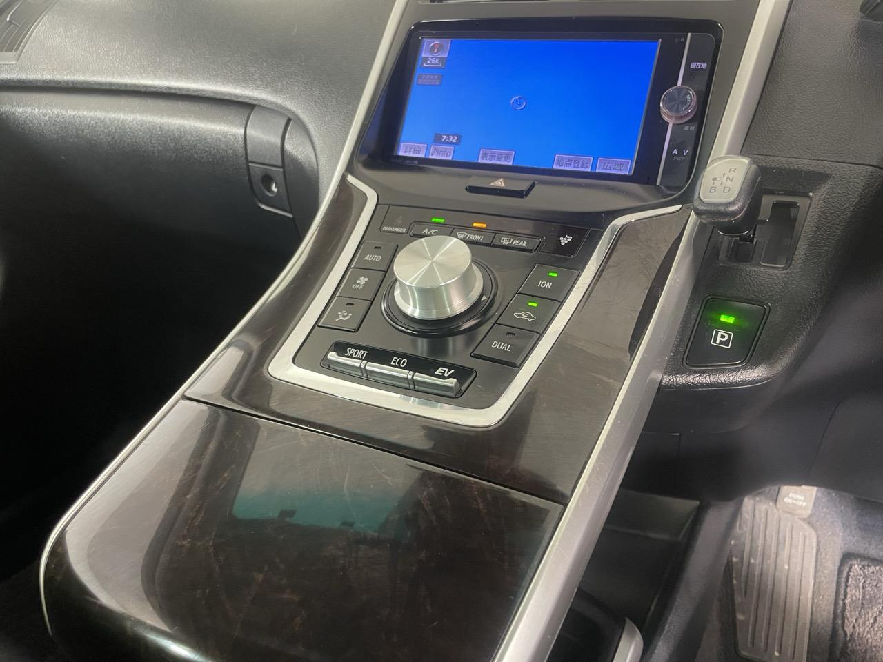 2014 Toyota SAI Hybrid Sedan REVERSING CAMERA + PARKING SENSORS