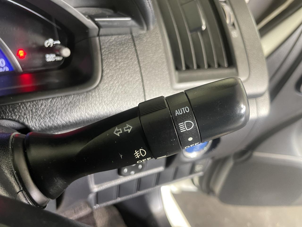 2014 Toyota SAI Hybrid Sedan REVERSING CAMERA + PARKING SENSORS