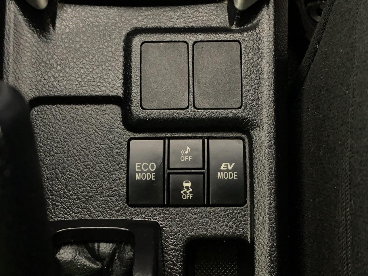 2013 Toyota Corolla Fielder Hybrid Station Wagon REVERSING CAMERA + AUTO LIGHTS + PUSH BUTTON START