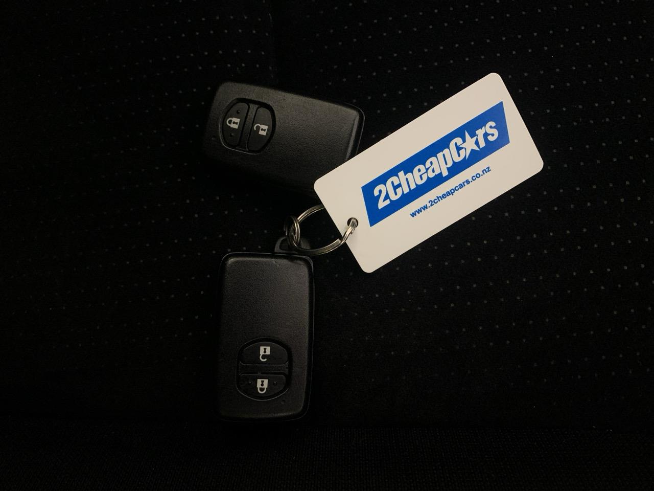 2013 Toyota Corolla Fielder Hybrid Station Wagon REVERSING CAMERA + AUTO LIGHTS + PUSH BUTTON START