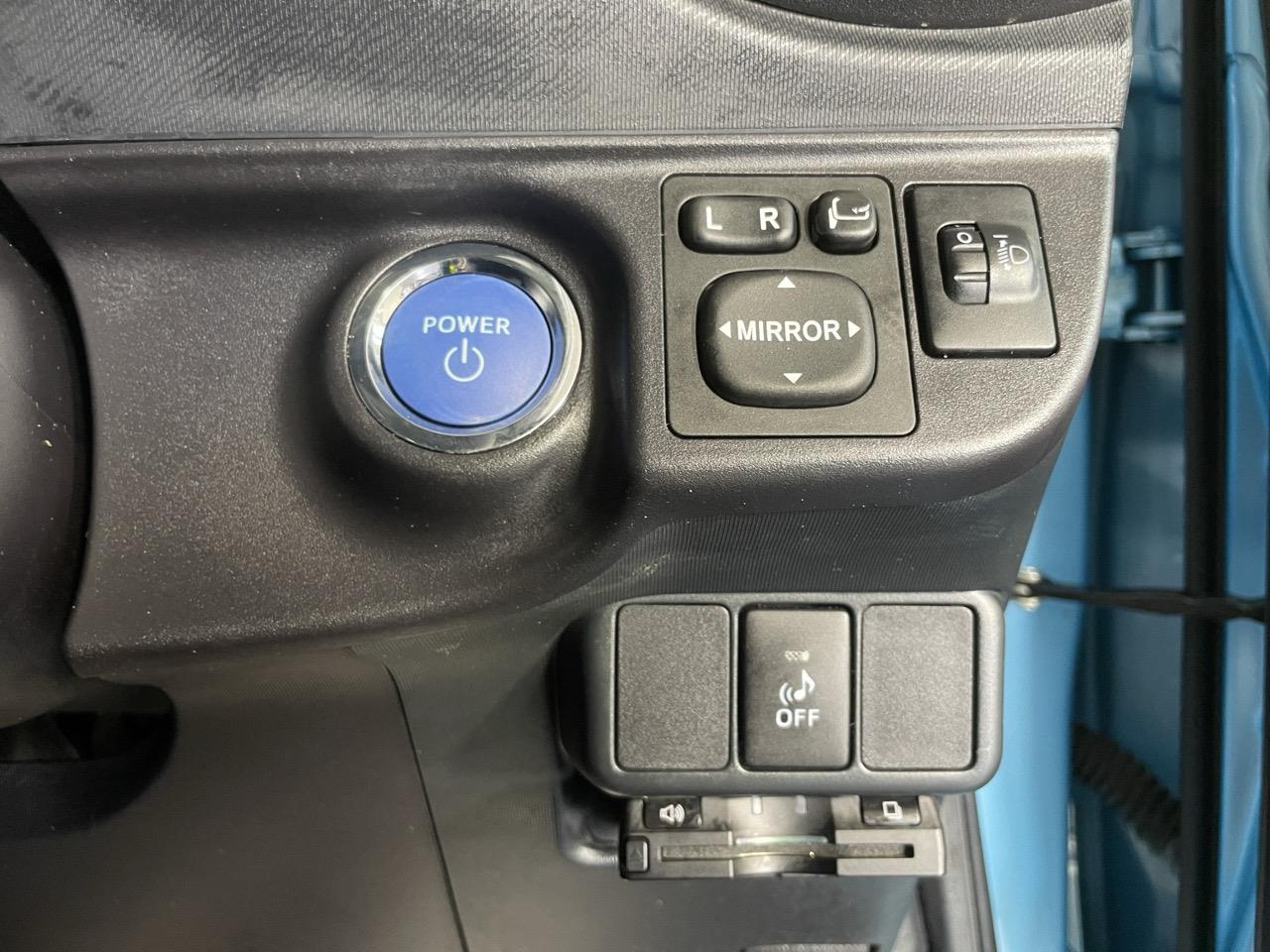 2013 Toyota Aqua S Hatchback AUTO LIGHTS + PUSH START