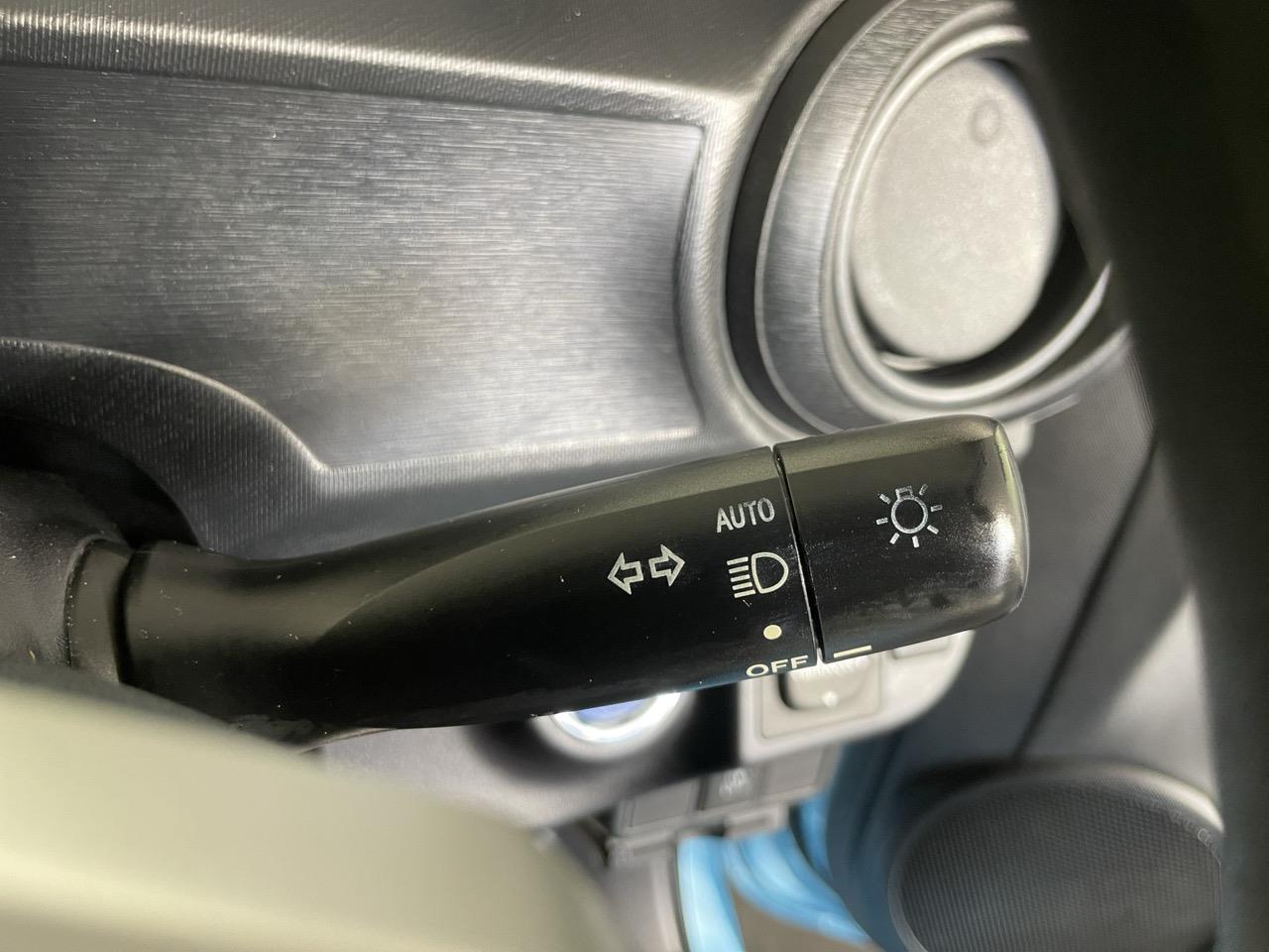 2013 Toyota Aqua S Hatchback AUTO LIGHTS + PUSH START