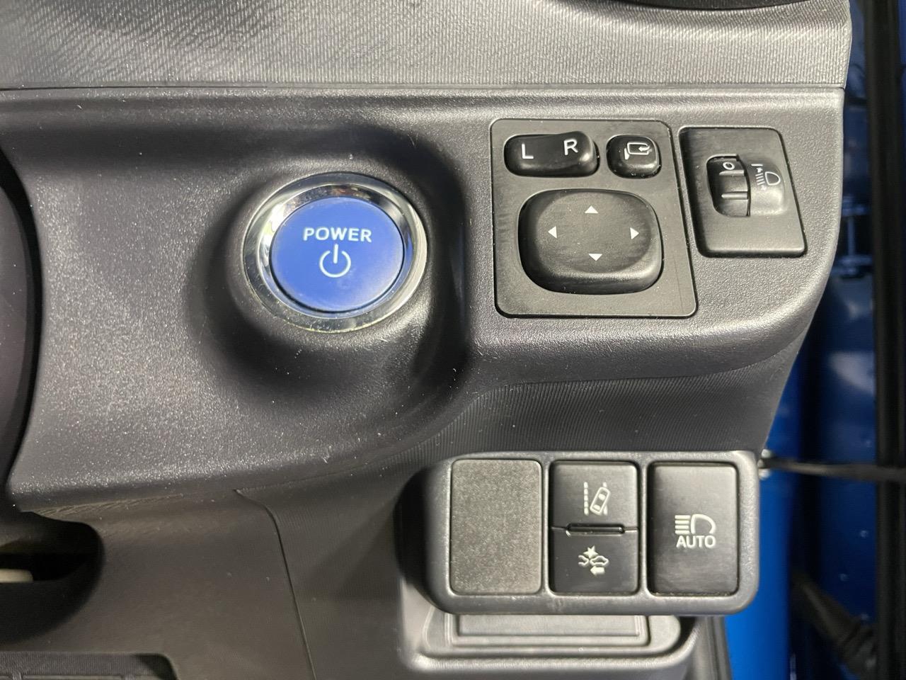 2017 Toyota Aqua New Shape S Hatchback REVERSING CAMERA + AUTO LIGHTS + PUSH START