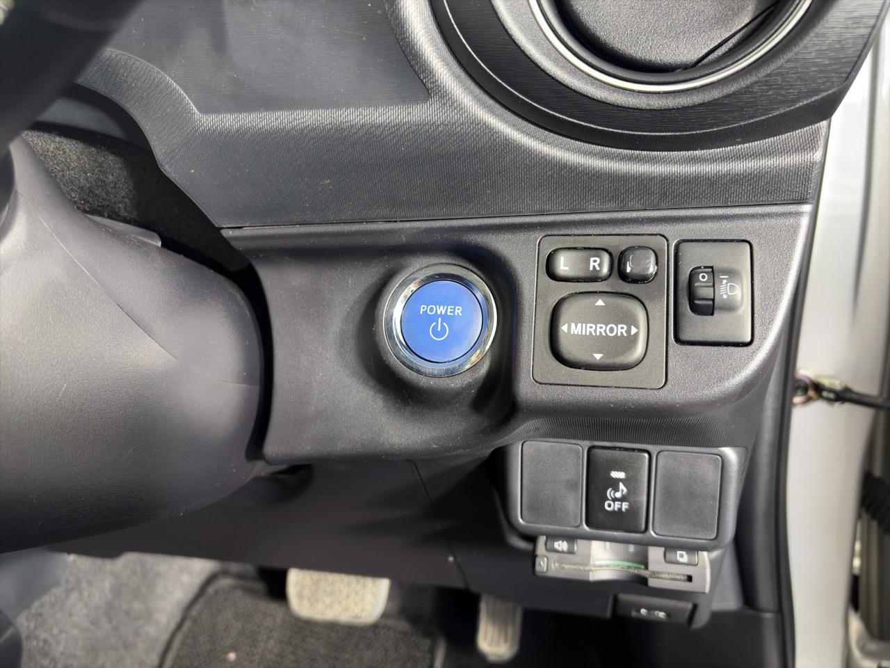 2013 Toyota Aqua G Hatchback REVERSING CAMERA + PUSH BUTTON START + AUTO LIGHTS