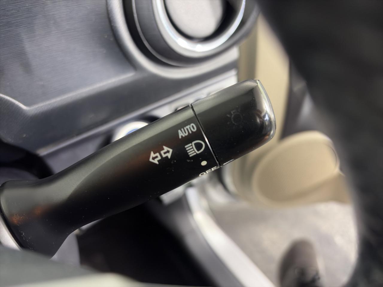 2013 Toyota Aqua G Hatchback REVERSING CAMERA + PUSH BUTTON START + AUTO LIGHTS