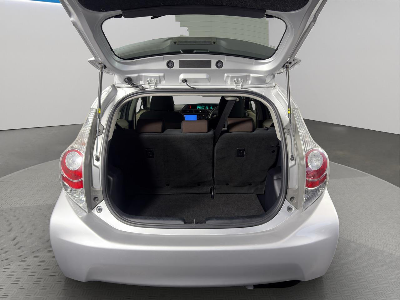 2013 Toyota Aqua G Hatchback REVERSING CAMERA + PUSH BUTTON START + AUTO LIGHTS