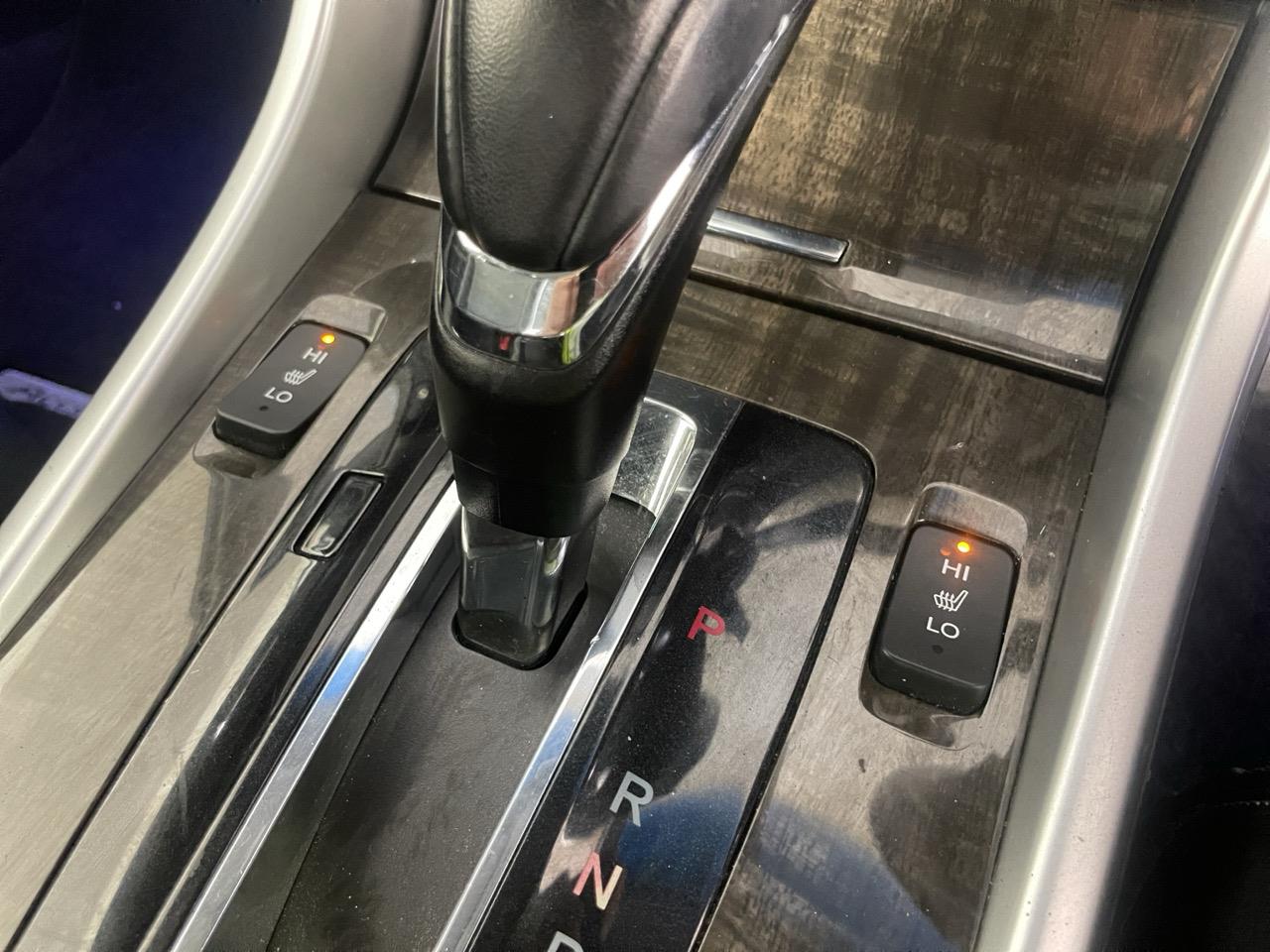 2013 Honda Accord HYBRID LX Sedan REVERSING CAMERA + AUTO LIGHTS + PUSH START