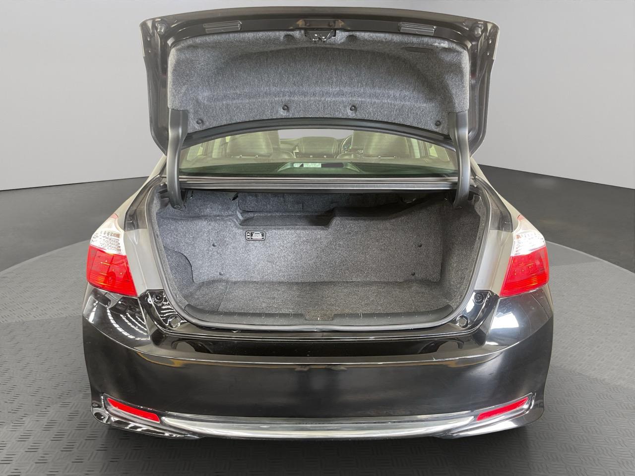 2013 Honda Accord HYBRID LX Sedan REVERSING CAMERA + AUTO LIGHTS + PUSH START